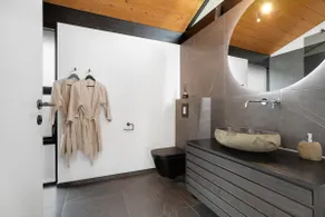Aurora Horizon Retreat - Entire house w Hot tub - Image 3