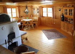 Rustic hunting lodge - Image 3