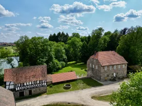 Lakeside apartment on historic castle courtyard - Image 5