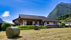 Jacuzzi, pool and breathtaking alpine views - Image 2