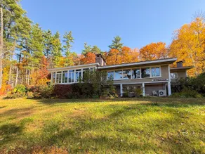Newly updated, Hot Tub, Fire Pit - Image 2
