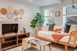 Bright & Beautiful Sloan’s Lake retreat! - Image 2
