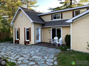 Chalet Le Charmant on the lakefront - Image 2