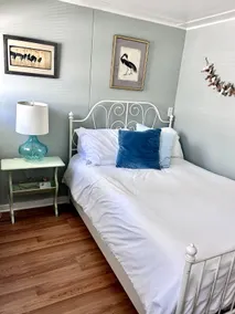 Sweet and Cozy GOTL 2 Bdr Cottage- Pet Friendly! - Image 5