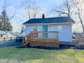 Quiet, Clean 2BR | Easy Check-In | Maumee/Holland - Image 2
