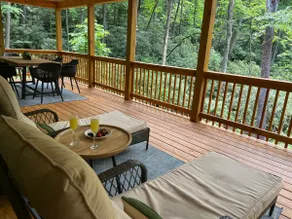 Cozy Creekside Retreat. Waterfall. Hiking. Hot Tub - Image 4