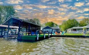 Lake• Waterfront• Dock• Hot Tub• Kayaks• Woody’s - Image 4