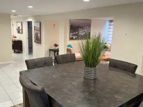 Cozy, Comfortable Suite w/ Washer/Dryer - Image 3