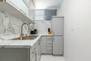 Centric 1 bed apt w power generator/washer-dryer - Image 2