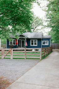 The Bellmore Cottage - Image 2