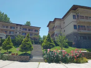 Two Bedroom Apartment, parking ,pristine snow view - Image 3