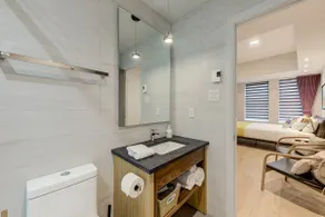 A10 | Modern Studio | Courtyard View - Image 5