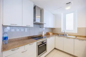 Lovely Two-Bedroom Apartment with Pool Access - Image 5