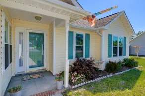 Quaint, Cozy, Very Clean & Close to the BEACH 3 bedroom home w/ sunroom & office - Image 3