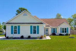 Quaint, Cozy, Very Clean & Close to the BEACH 3 bedroom home w/ sunroom & office - Image 2