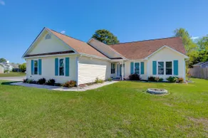 Quaint, Cozy, Very Clean & Close to the BEACH 3 bedroom home w/ sunroom & office - Image 4