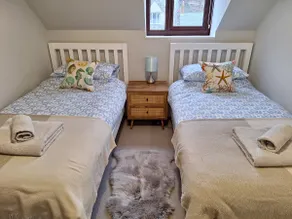 Two bedroom apartment close to the beach - Image 2