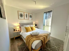 Modern 2BR home| Private| Luxury  | Oran Park Stay  Free Parking | Free Wi-Fi   - Image 2