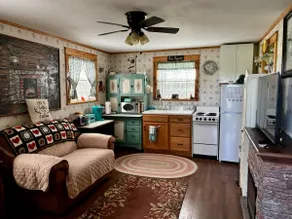 Twin Oaks Country Getaway - Image 4