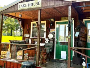 Twin Oaks Country Getaway - Image 2