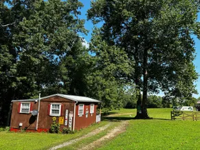 Twin Oaks Country Getaway - Image 5