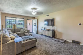 Spacious Home - Pet Friendly with Fenced Backyard - Image 2