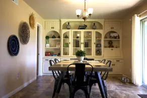 Spacious Home - Pet Friendly with Fenced Backyard - Image 4
