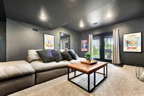 Gorgeous Private Apartment - Image 3