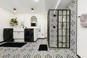 Gorgeous Private Apartment - Image 2