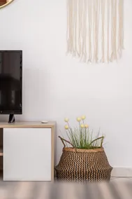 Cosy Summer Studio by the Sea on Semi Basement Level - Image 5