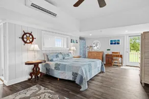 The Loft at Sailor's Retreat. Waterfront Apartment - Image 4