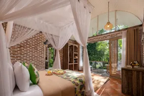 Secluded Honeymoon Escape with Heated Plunge Pool - Image 2