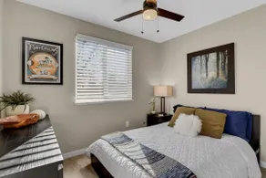Denver 3bed/2 bath with spacious backyard - Image 3