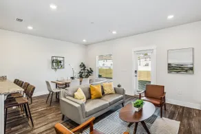 New Townhome! near Downtown and Pensacola Beach - Image 3