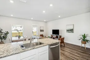New Townhome! near Downtown and Pensacola Beach - Image 4