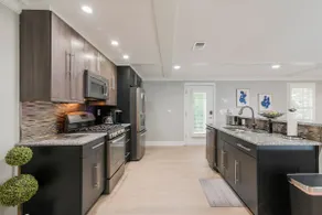 Immaculate 1-bedroom place with free parking. - Image 4