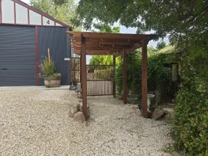 Tara Stable - Image 4