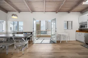 2 bedroom close to the beach on 65th St - Image 2