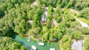Relaxing 4-Bedroom Cottage on Smith Lake - Image 2