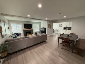 3.5 miles from Disneyland, New remodeled house - Image 4