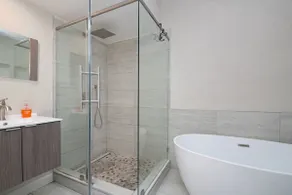 The Marbled Speakeasy - San Antonio Luxury Home by the Alamo - Image 5
