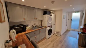 Sittingbourne 1 bed self-contained annex, with parking - Image 5