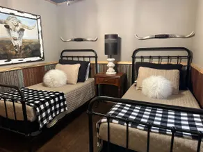 Rustic 3 BR fully furnished home - Image 4