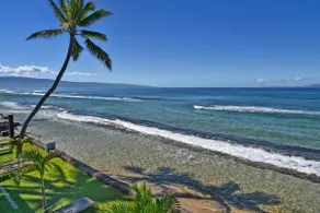 Seaside Paradise, Steps from Ocean - Image 3
