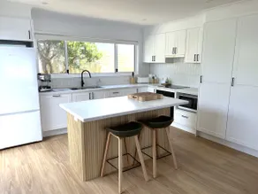 500m to beach | Linen included | WiFi | WFH set-up - Image 4