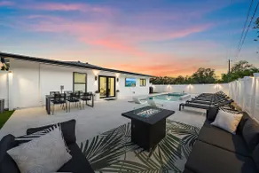 Luxury 3/3 with Heated Pool, Spa, & Putting Green! - Image 2