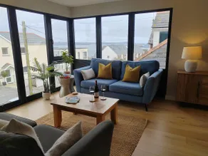 Modern open plan house, sea views and hot tub - Image 3