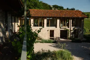 Award-winning design with panoramic pool - Image 4