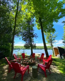 DawsonLoop Inn 3BR Lakefront Chalet Style Cottage - Image 2