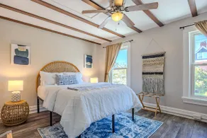 Quiet Stay + Huge Apt + Hot Tub + Dogs, Walkable - Image 4